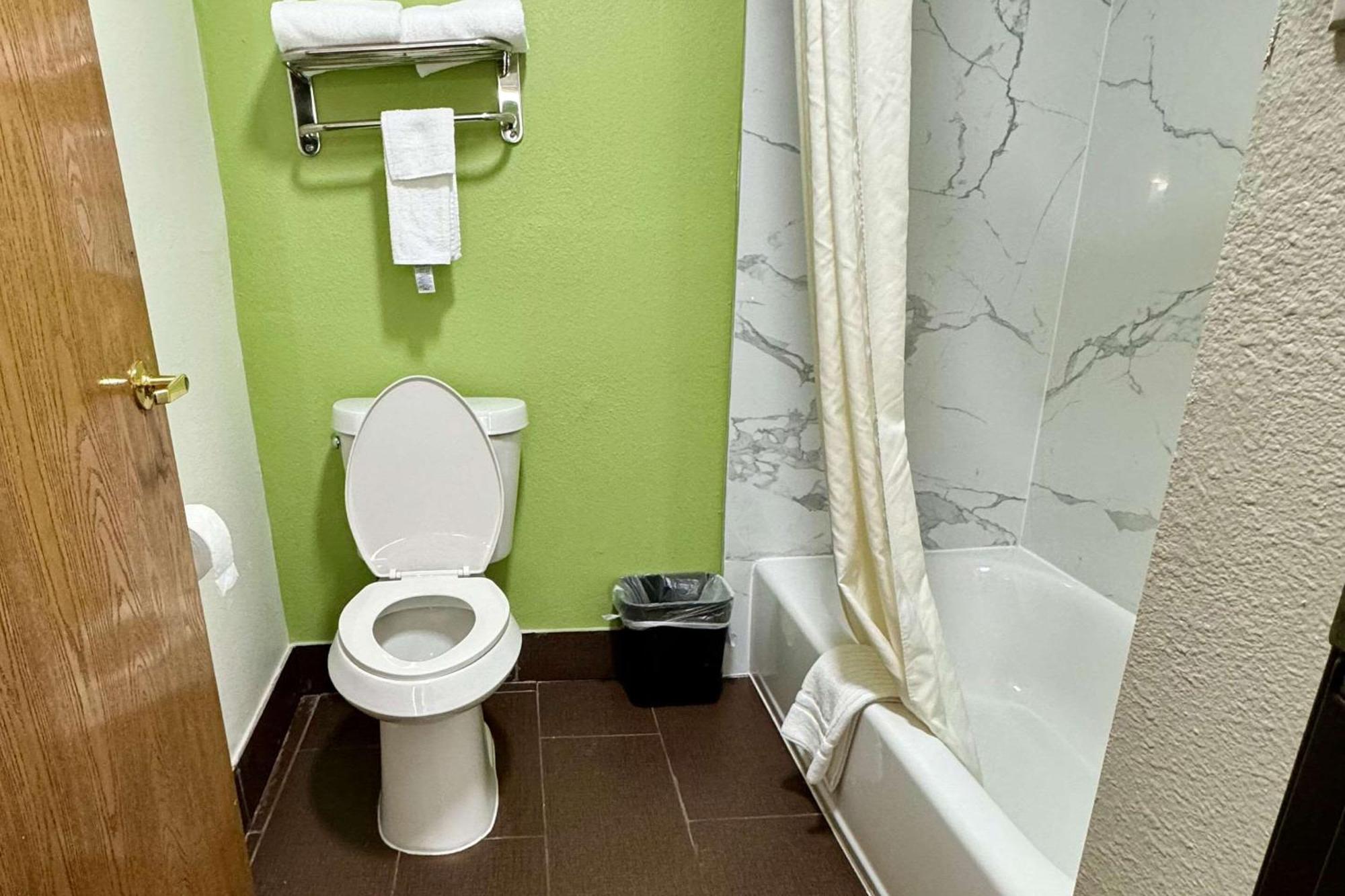 Quality Inn Sulphur Extérieur photo