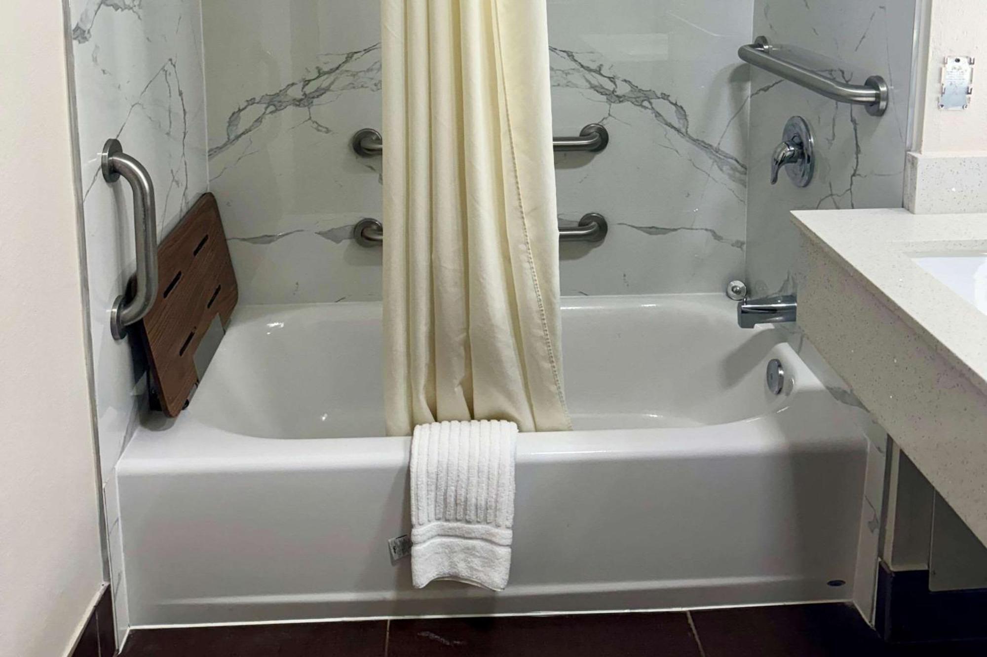 Quality Inn Sulphur Extérieur photo